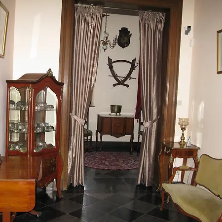 Chateau De Tihange Hébergement de vacances *